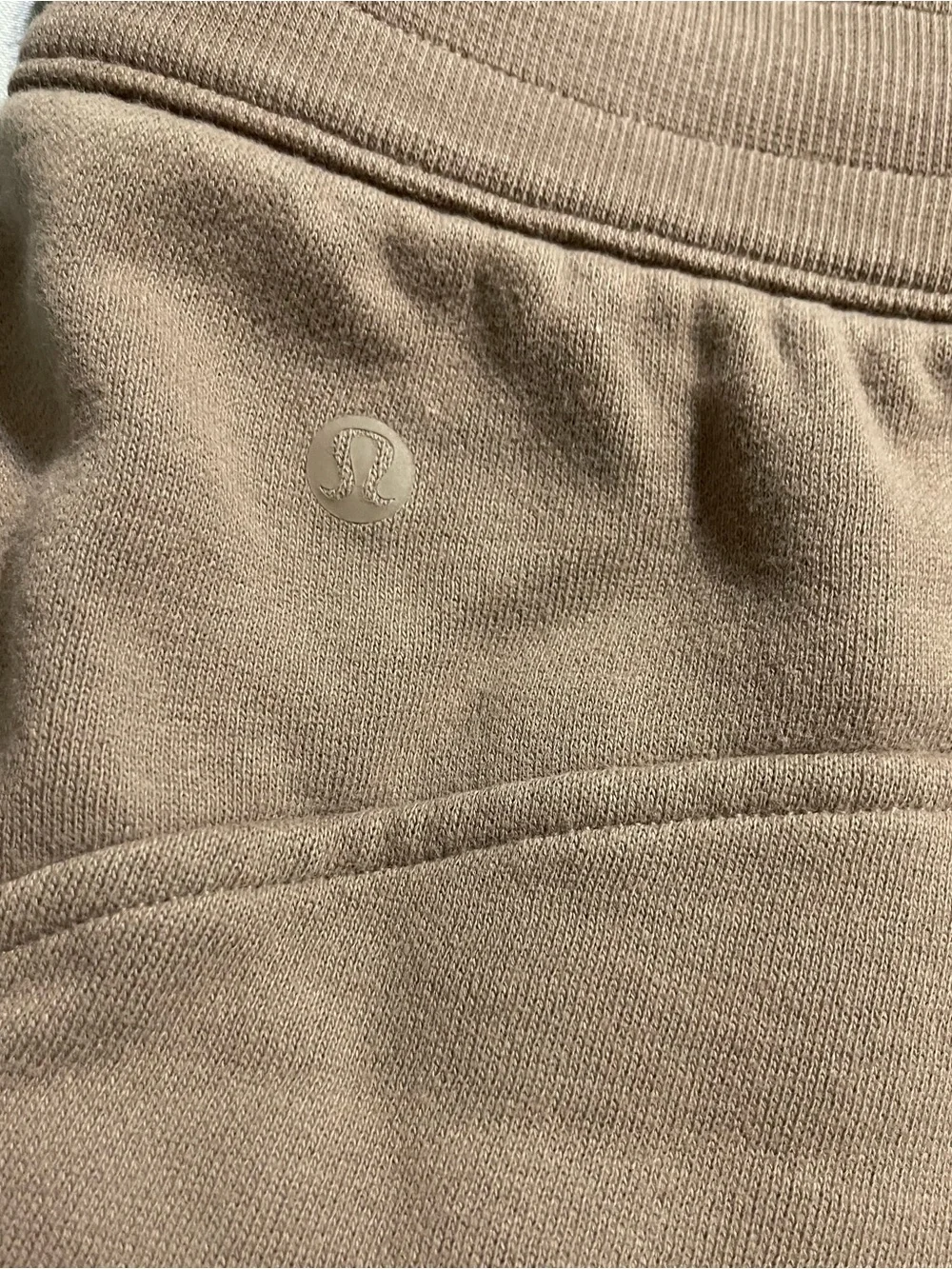 LULULEMON SCUBA HIGH RISE SHORTS 5”in TAUPETASTIC SIZE 12